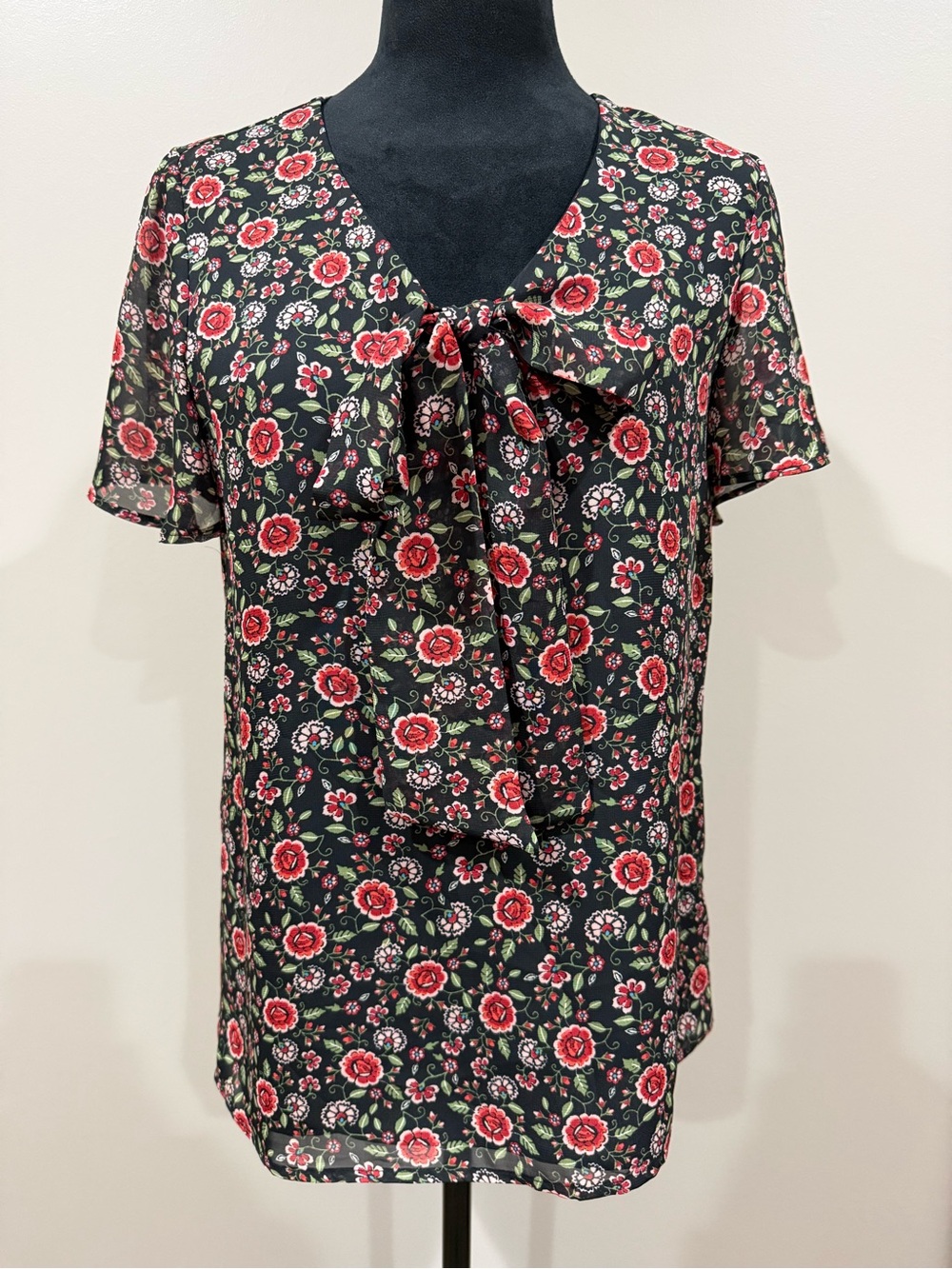Pleione Black Red Floral Tie Neck Chiffon Blouse Short Sleeve